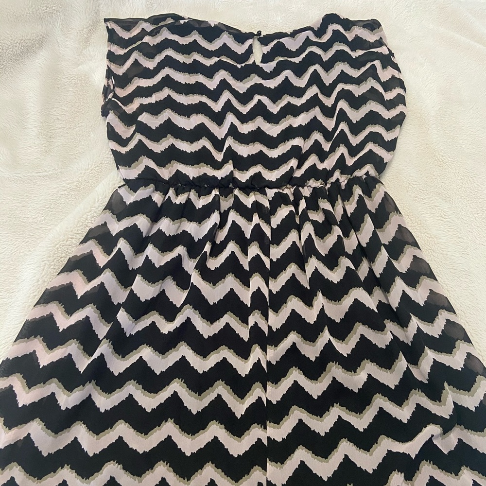 Patterned Dress 3/$20 - Picture 4 of 4